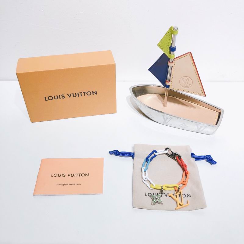 LV Bracelet 03lyr571